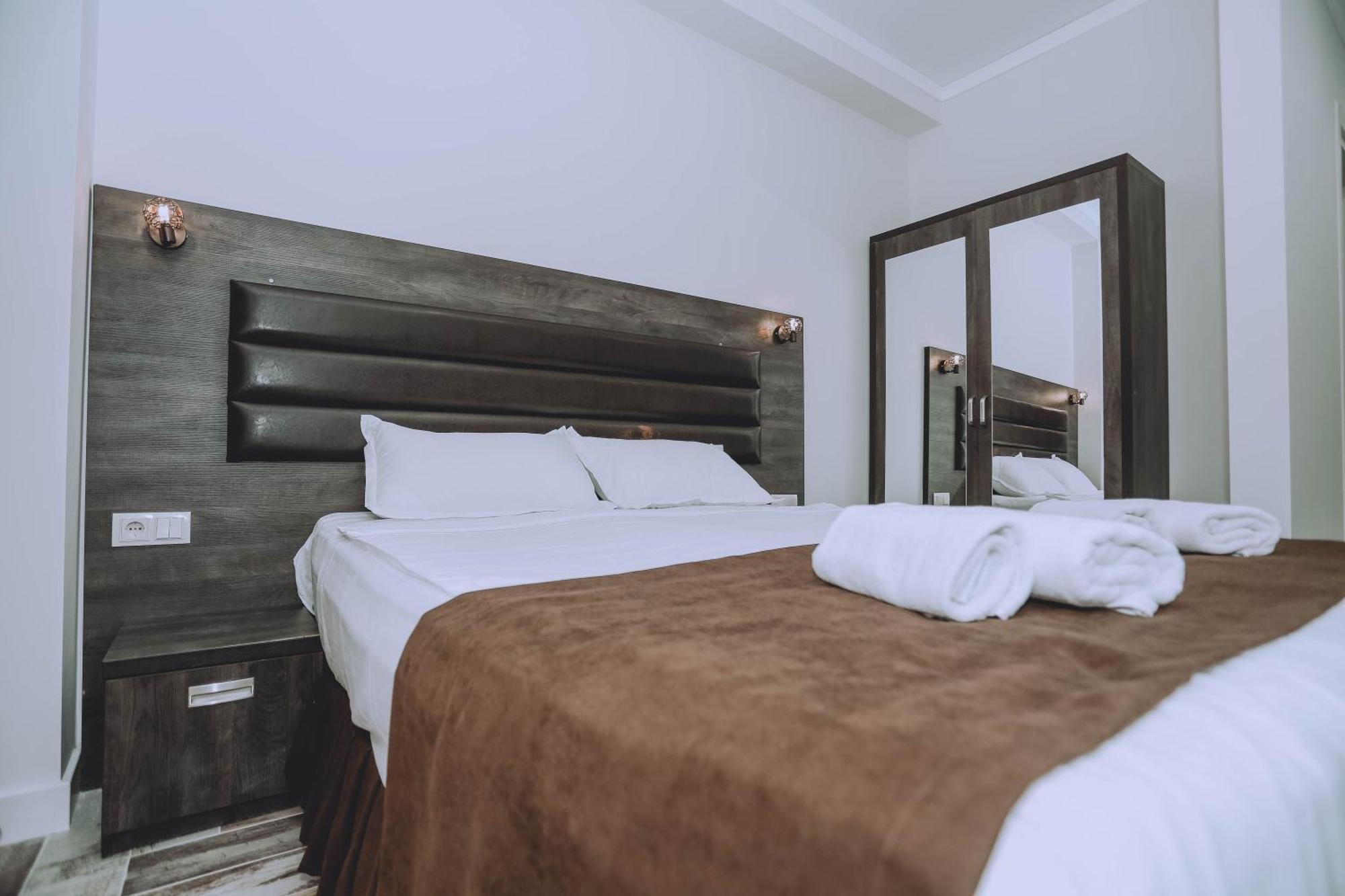 Royal Medis Hotel 巴统 外观 照片