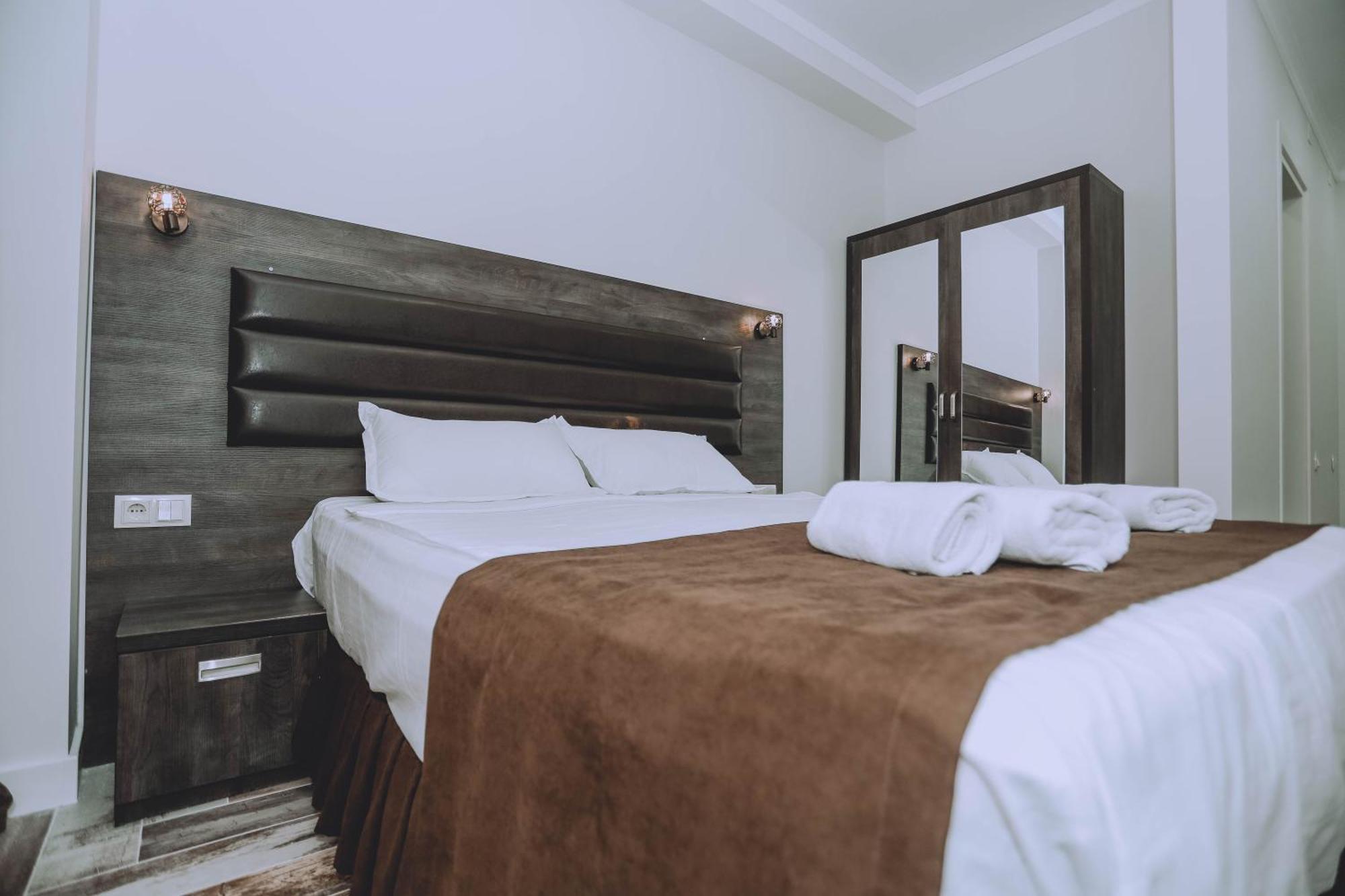 Royal Medis Hotel 巴统 外观 照片