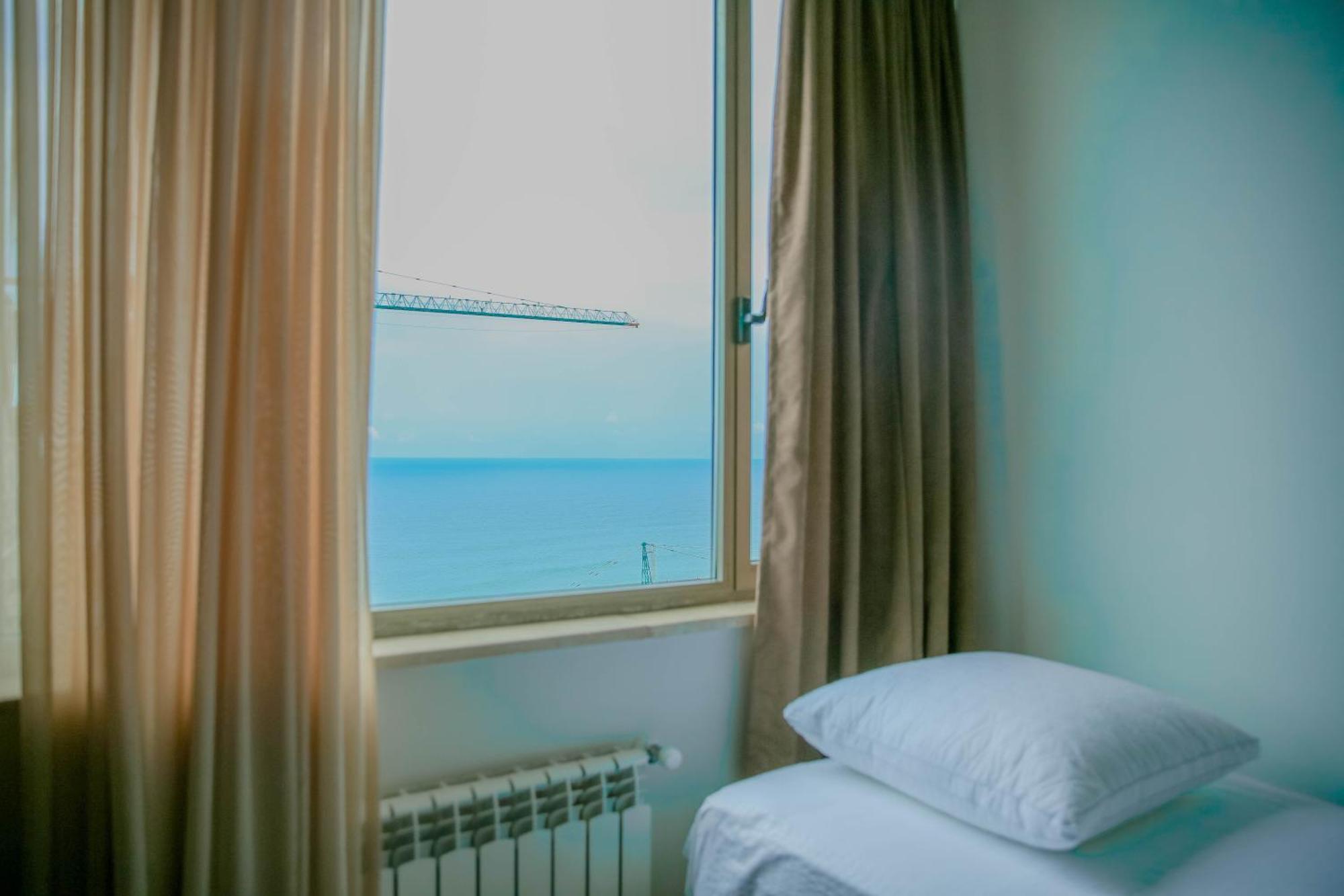 Royal Medis Hotel 巴统 外观 照片