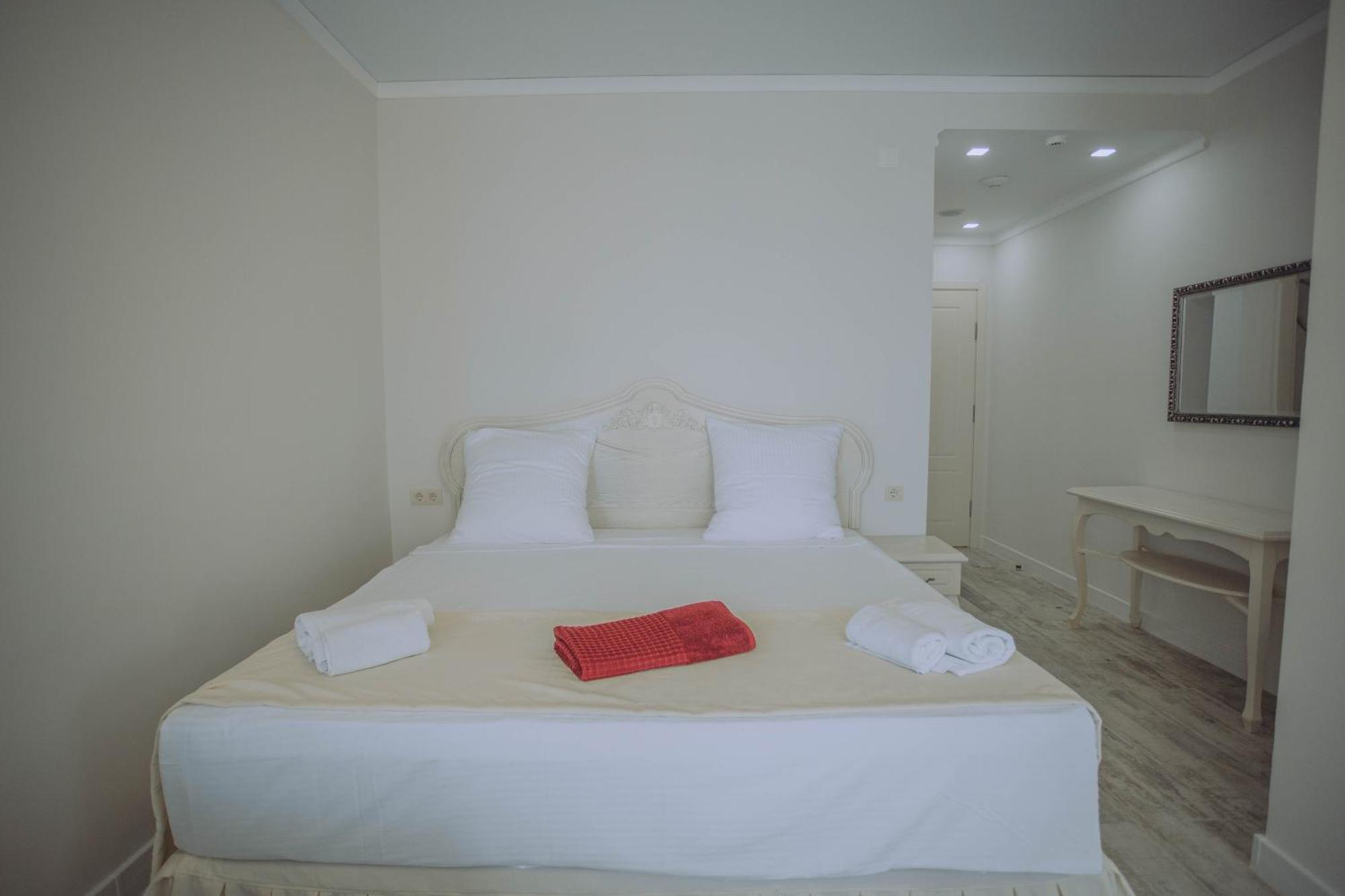 Royal Medis Hotel 巴统 外观 照片
